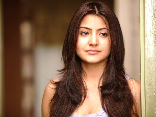 Anushka Sharma Simple Look