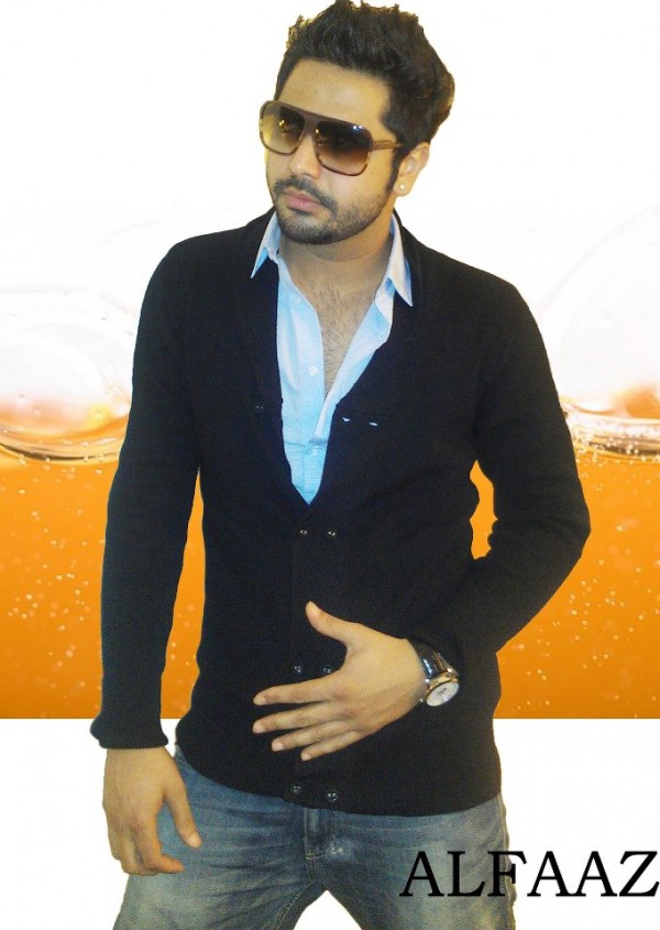 Attractive Pose Of Alfaaz