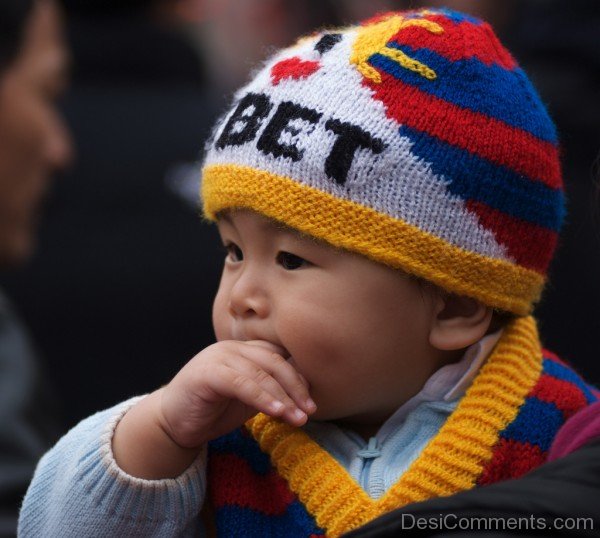 Baby Wearing Wollen Hat