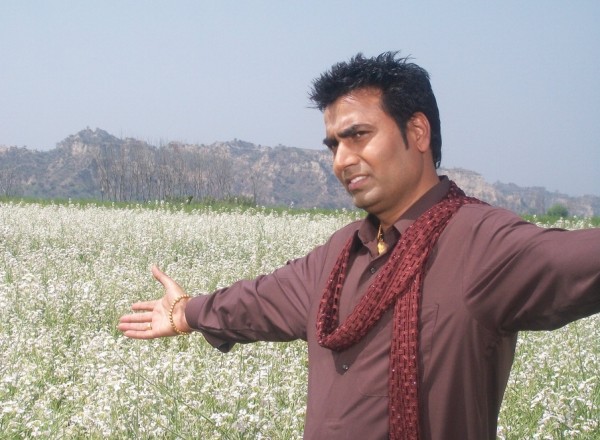 Baljit Malwa During A Shooting Scene