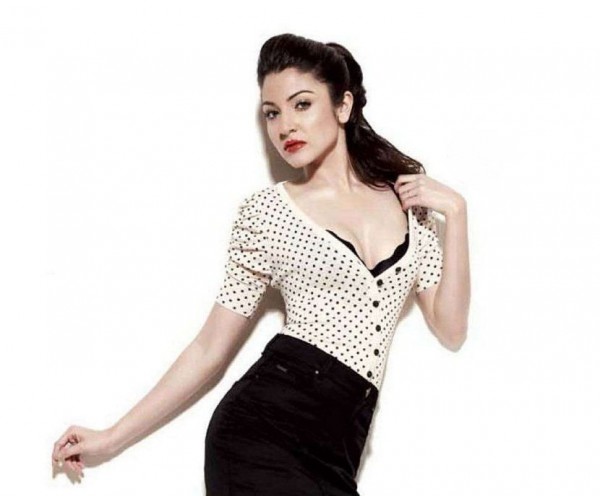 Beautiful Bollywood Star-Anushka Sharma 