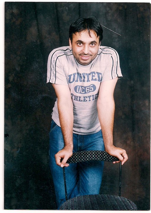 Bhagwant Mann Giving Pose
