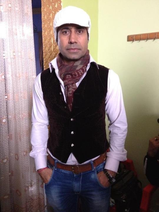 Binnu Dhillon Wearing Cap