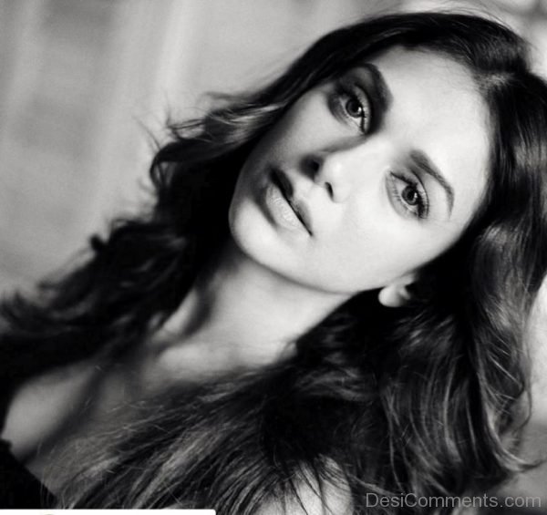 Black And White Image Of Aditi Rao Hydari-DC161