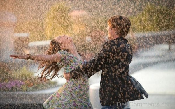Couple In Rain-DC09