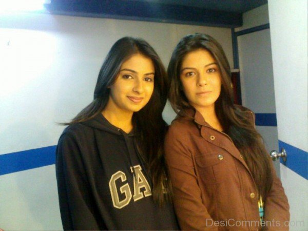 DC125-Pooja Gor With Avantika Hundal