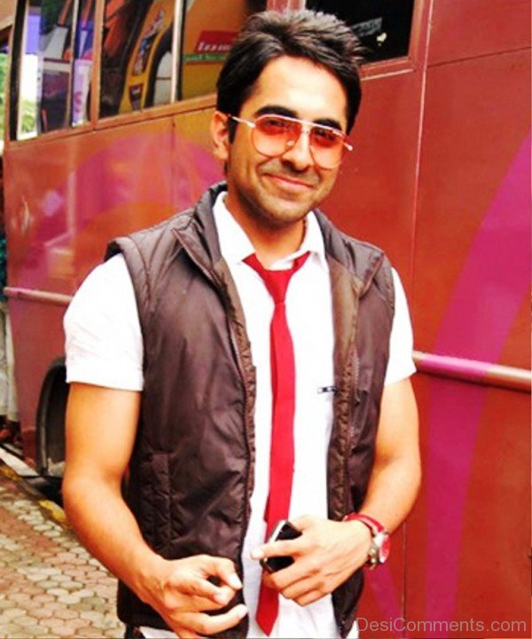 Dc02-Ayushmann Khurrana Wearing Goggles