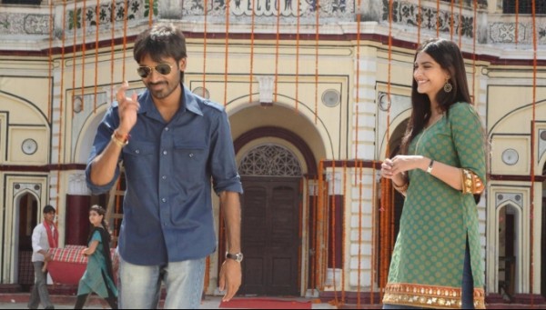 Dhanush And Sonam In Movie Scene