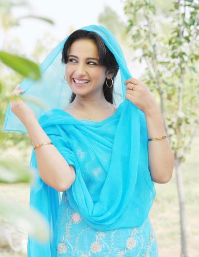 Divya Dutta In Punjabi Dress