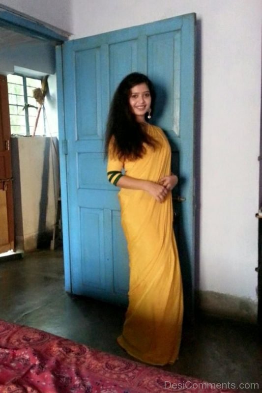 Ena In Yellow Saree Image-DC055