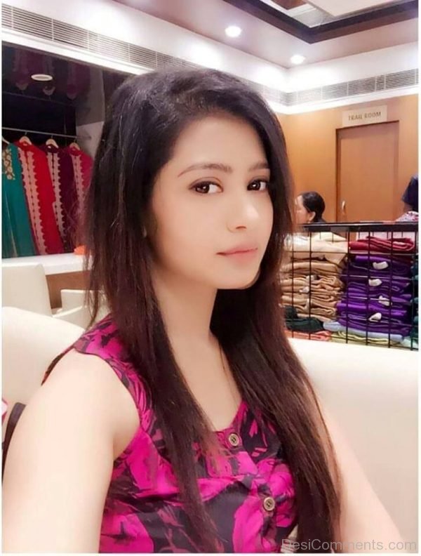 Ena Saha At Clothes Shop-DC087