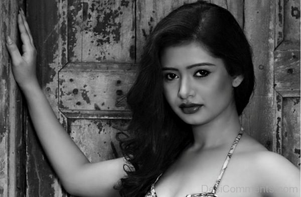 Ena Saha Black And White Pic-DC090