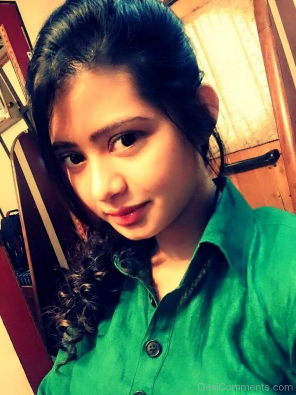 Ena Saha In Green Shirt-DC201