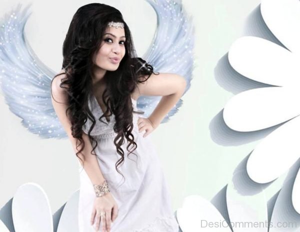 Ena Saha Wearing White Outfit-DC125