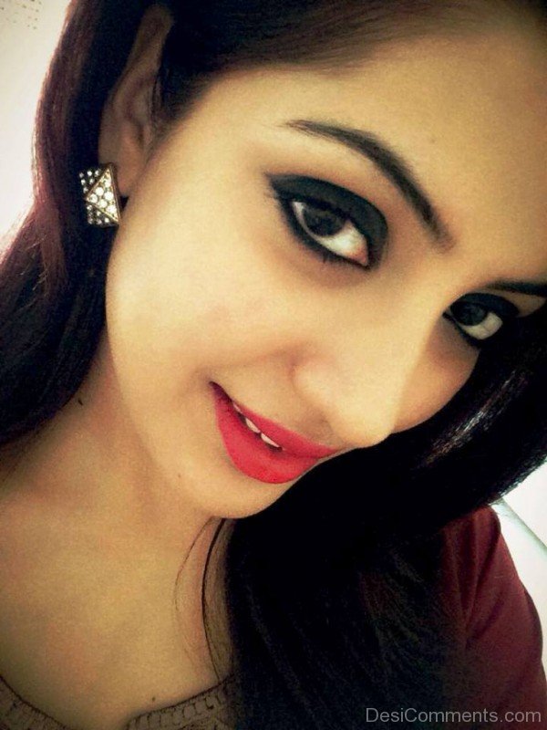 Face Close Up Of Neetu Singh Image-DC012504
