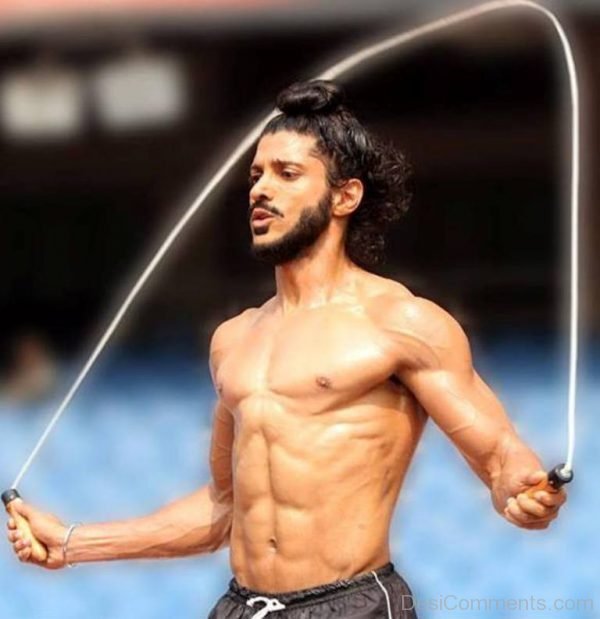 Farhan Akhtar As Milkha Singh-DC010