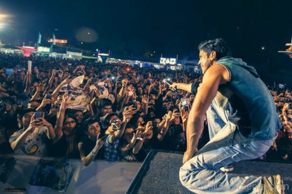 Farhan Akhtar During Stage Show-DC025