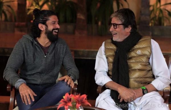 Farhan Akhtar With Amitabh Bachchan Image-DC082