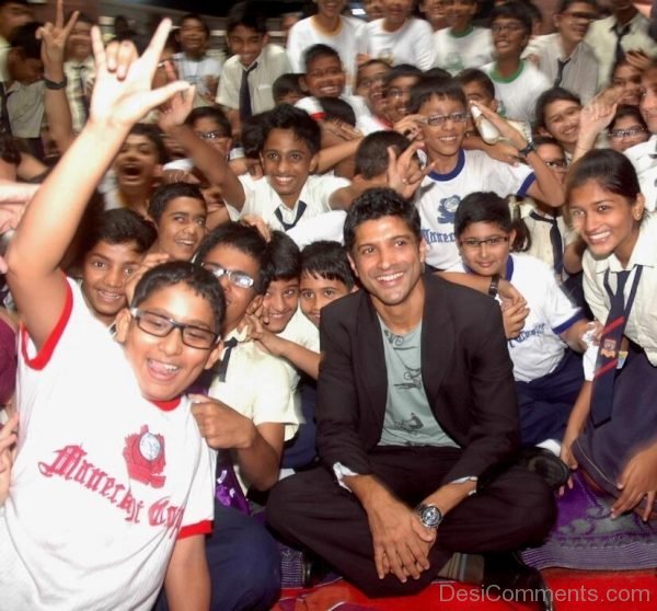 Farhan Akhtar With Children-DC085