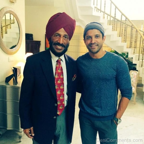 Farhan Akhtar With Milkha Singh-DC094