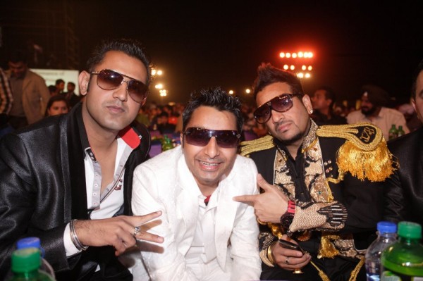 Gippy Grewal,Yudhveer Manak,Jazzy B