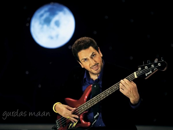 Gurdas Maan With Guitar