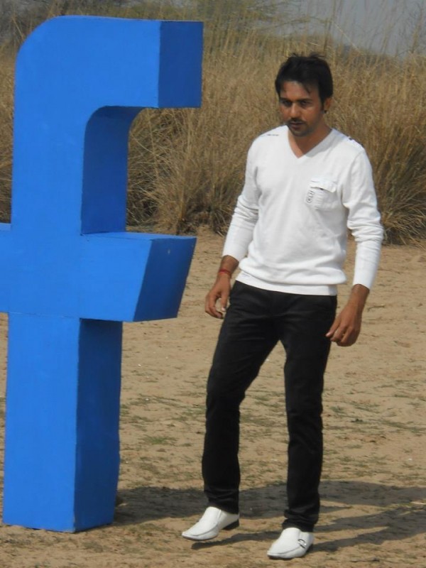Gurvinder Brar During A Shooting Scene