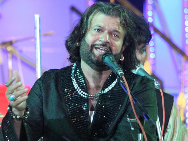 Hans Raj Hans On Mike