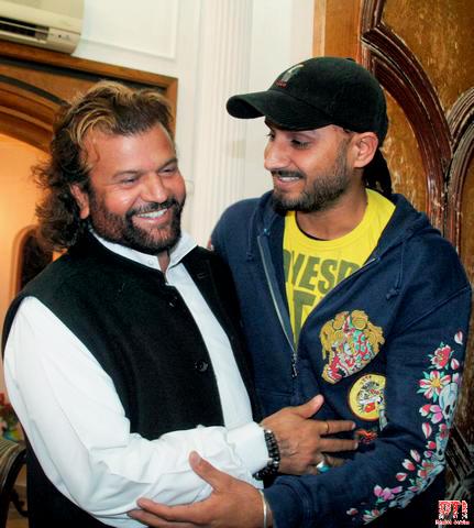 Hans Raj Hans With Harbhajan Singh