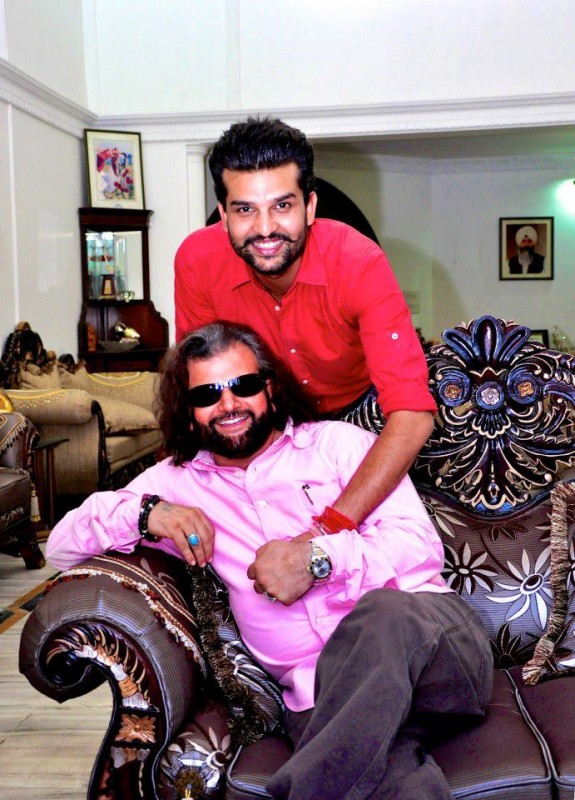 Hans Raj Hans With Son Yuvraj Hans