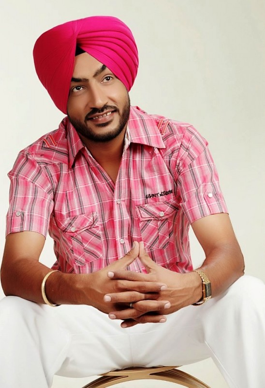 Harinder Sandhu Wearing pink Turban