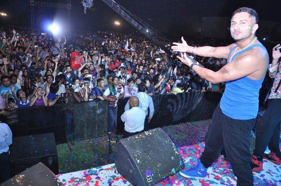 Honey Singh During Stage Show