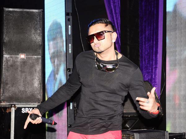 Honey Singh With Mike