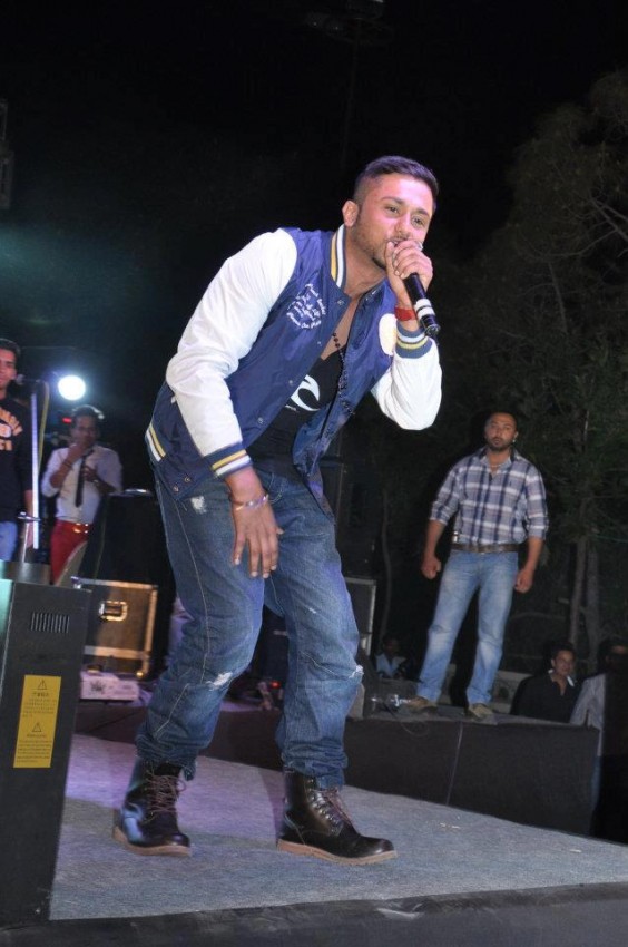 Honey Singh With mike