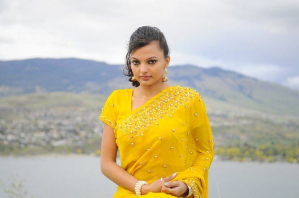 Jasmin Jassi In Yellow Sari