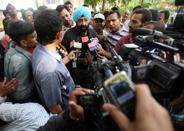Jaspal Bhatti Addressing To A Press Conference