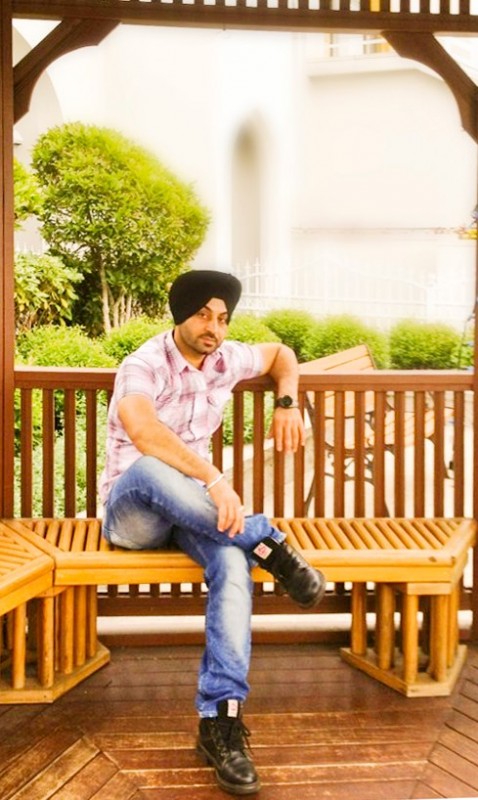 Jassi Sohal Nice Sitting Style