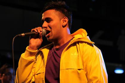 Jazz Dhami On Mike