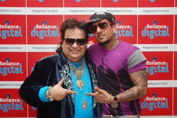 Jazzy B And Bappi Lahiri At The Reliance Digital Store