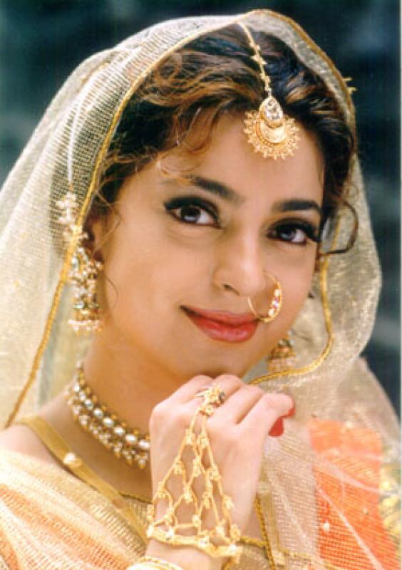 Juhi Chawla Wearing Gold Jewelry