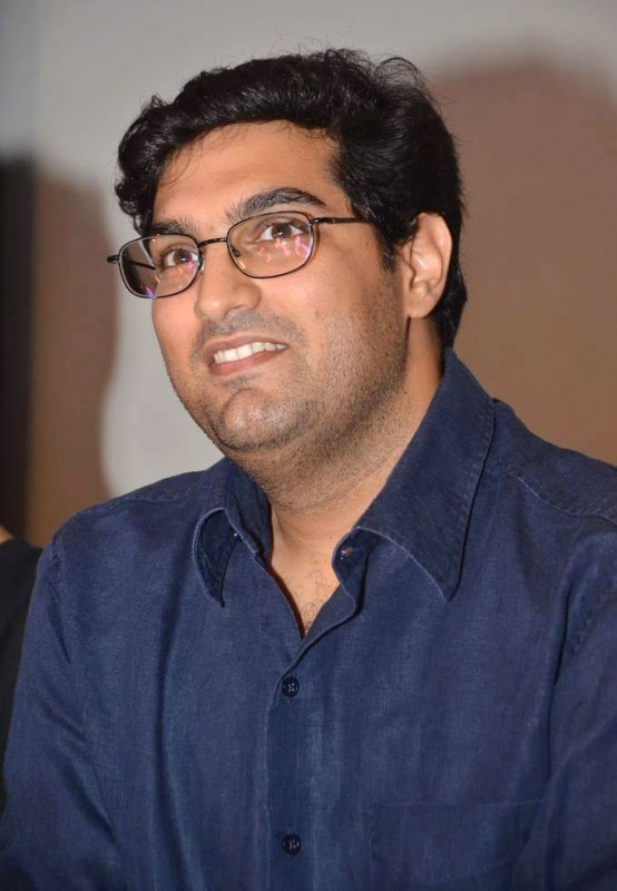 Kunaal Roy Kapur In Blue Shirt