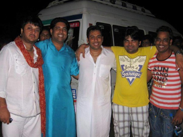 Lakhwinder Lucky with others celebrities