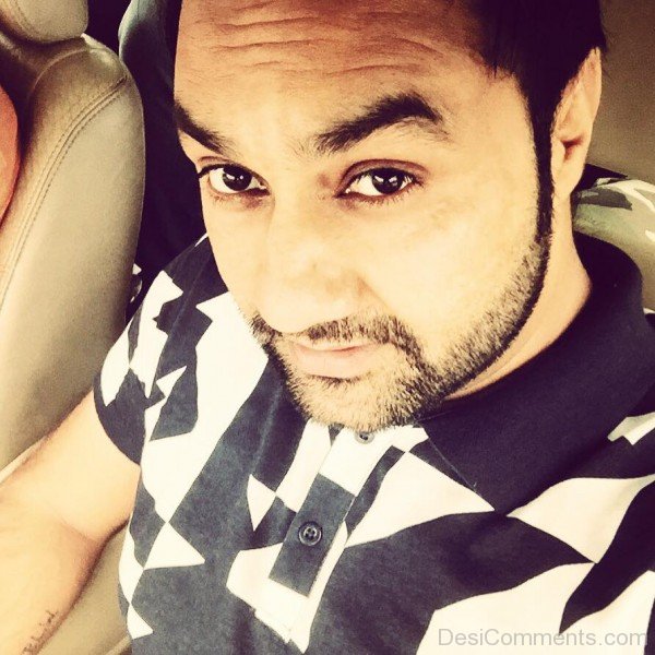 Lakhwinder Wadali Close Up