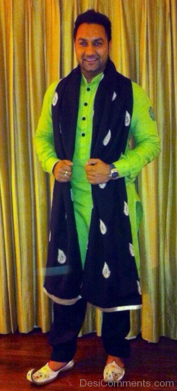 Lakhwinder Wadali In Green Kurta