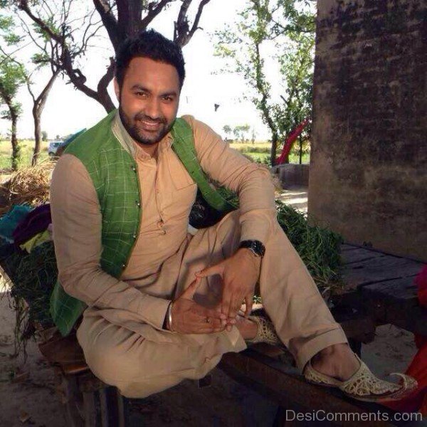 Lakhwinder Wadali Smiling Image