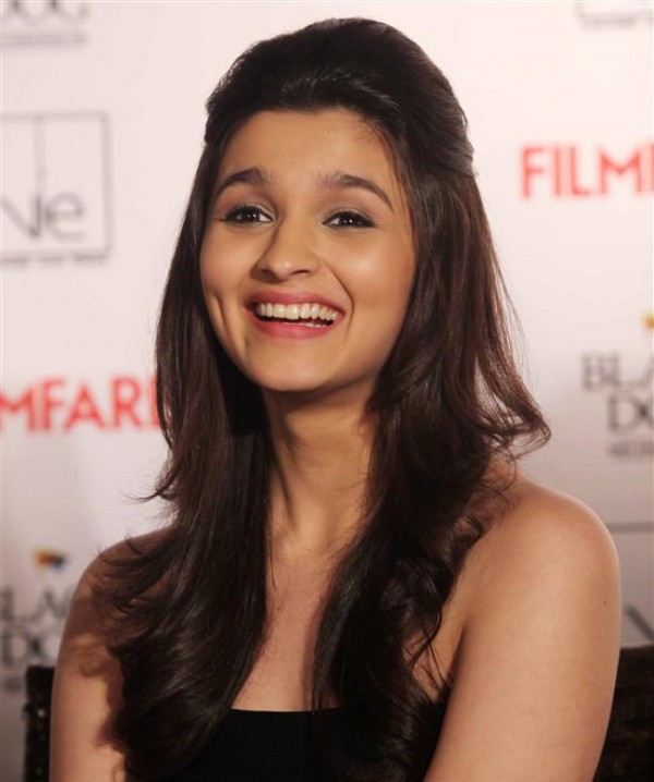 Laughing Alia Bhatt 