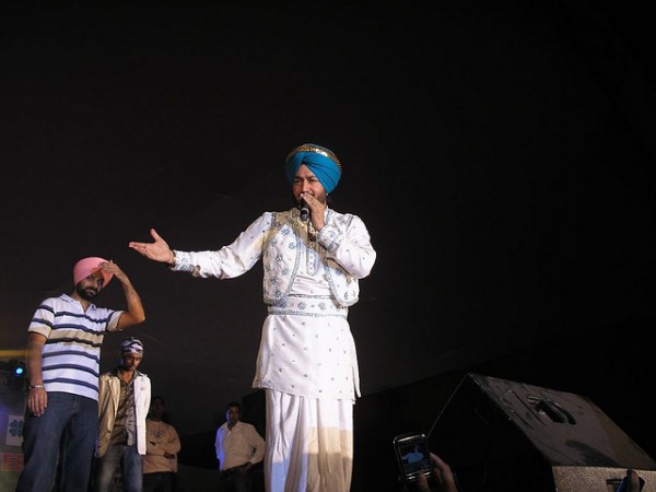 Malkit Singh Wearing White Kurta Chadra