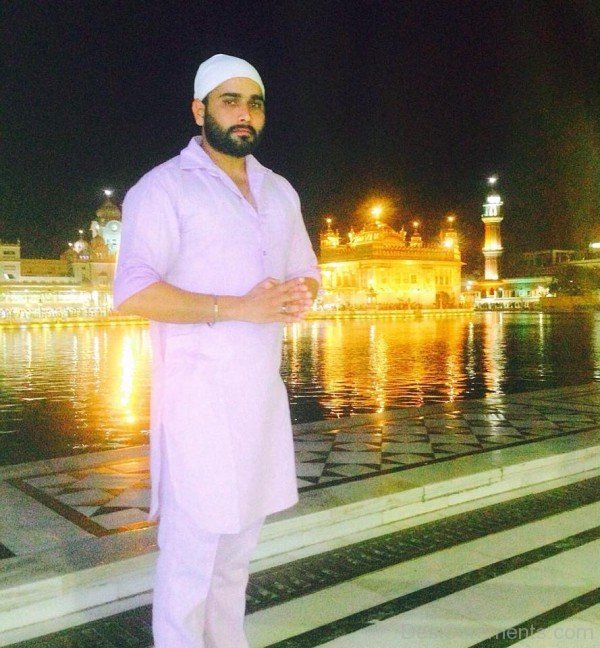 Maninder Batth At Golden Temple