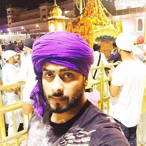 Mankirt Aulakh At Gurudwara