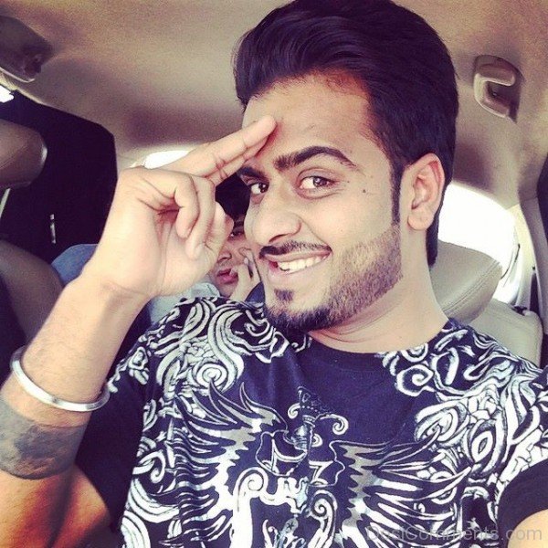 Mankirt Aulakh Selfie - DesiComments.com